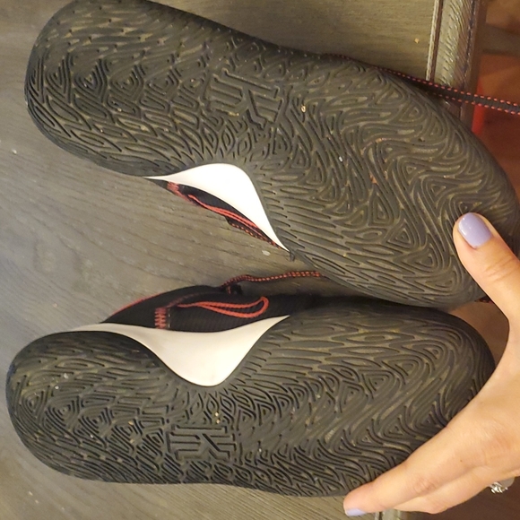 Youth boys basketball shoes - Picture 5 of 8